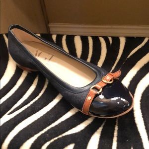 AGL women’s flats